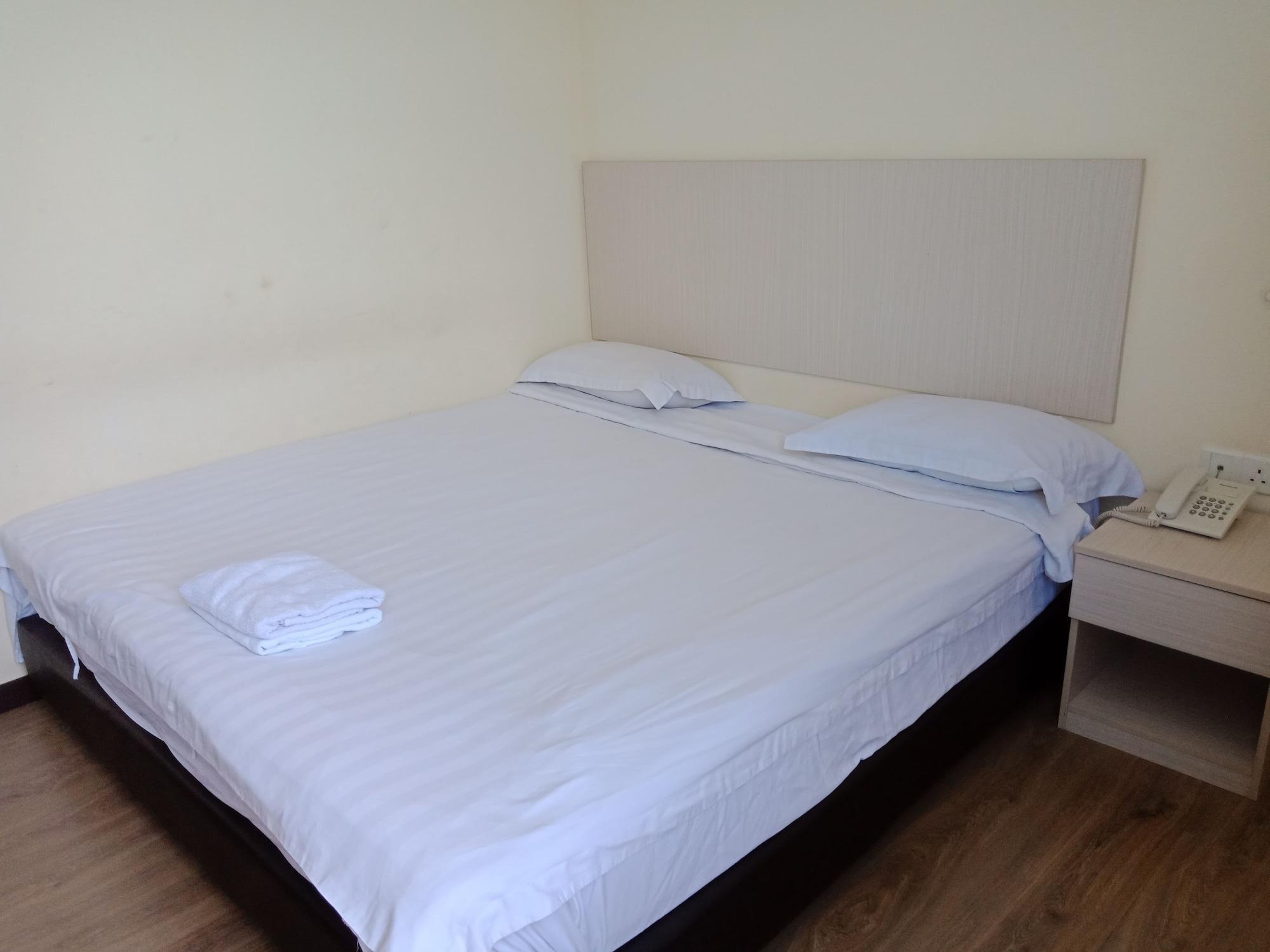 Hotel Zamburger Bukit Segar Cheras Kültér fotó