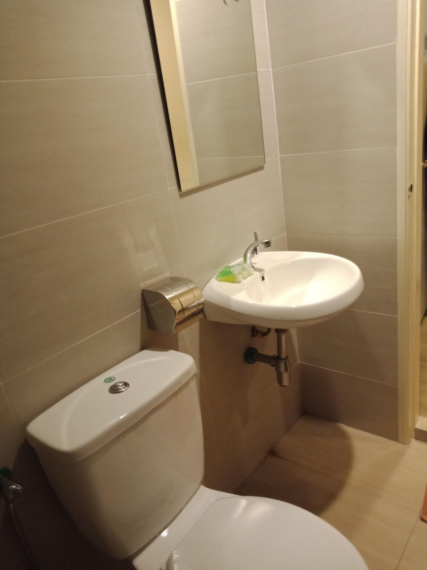 Hotel Zamburger Bukit Segar Cheras Kültér fotó
