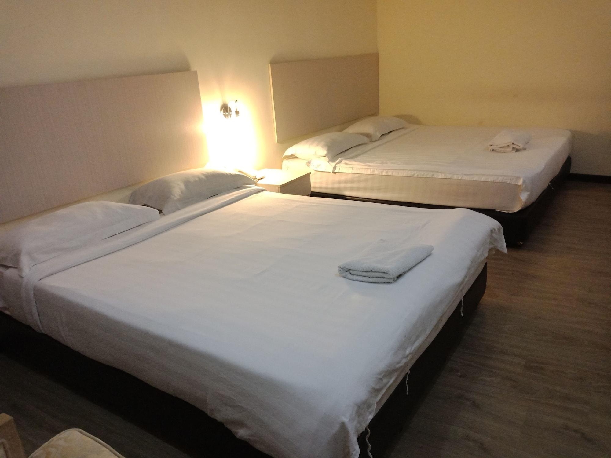 Hotel Zamburger Bukit Segar Cheras Kültér fotó