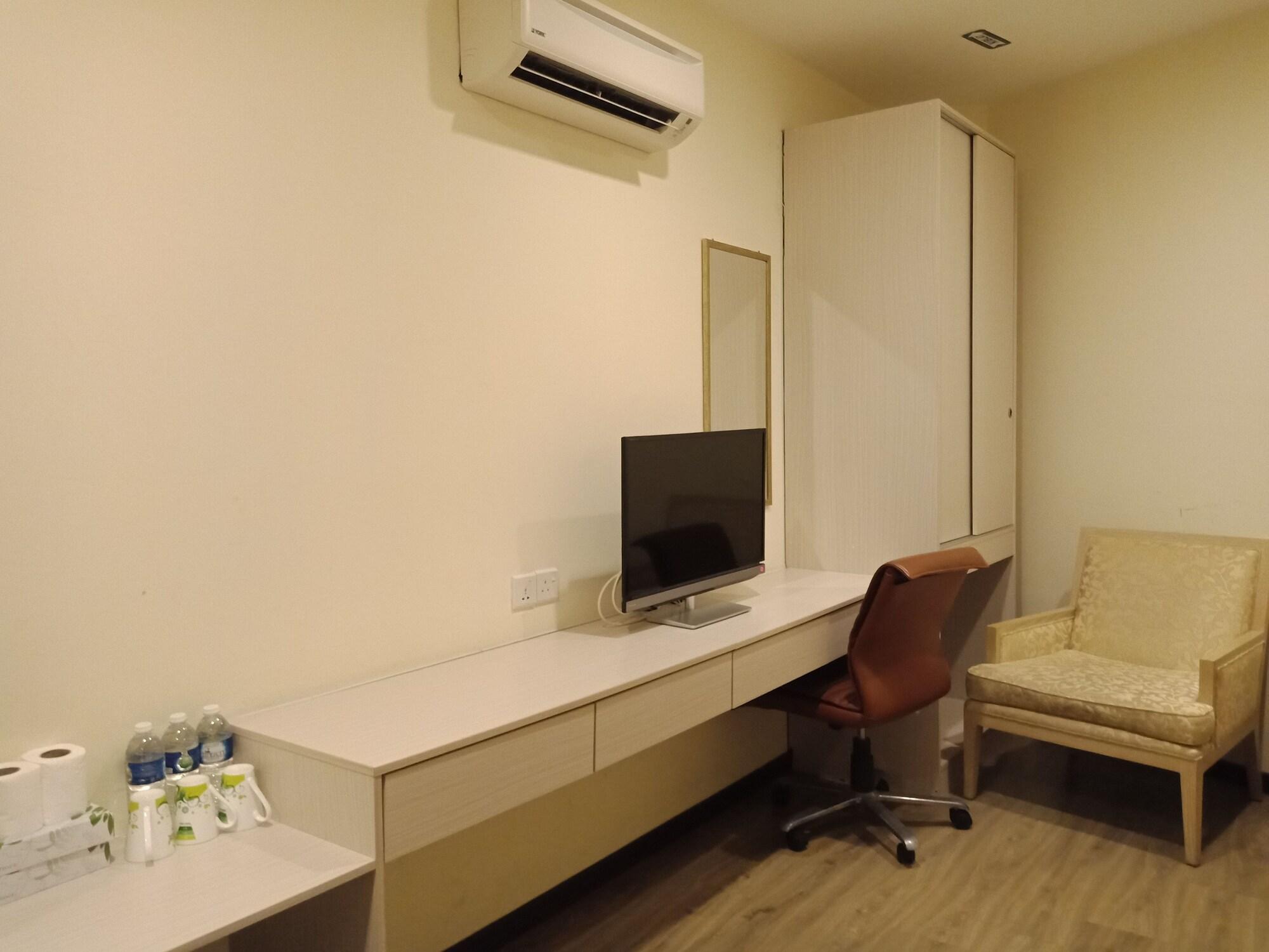 Hotel Zamburger Bukit Segar Cheras Kültér fotó