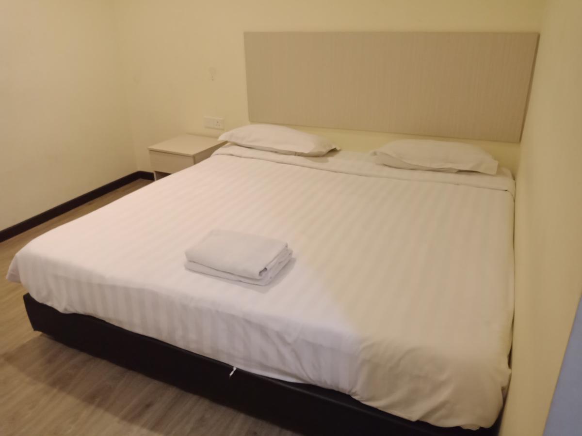 Hotel Zamburger Bukit Segar Cheras Kültér fotó