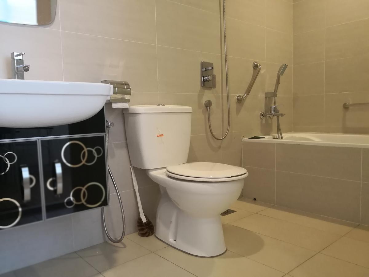 Hotel Zamburger Bukit Segar Cheras Kültér fotó
