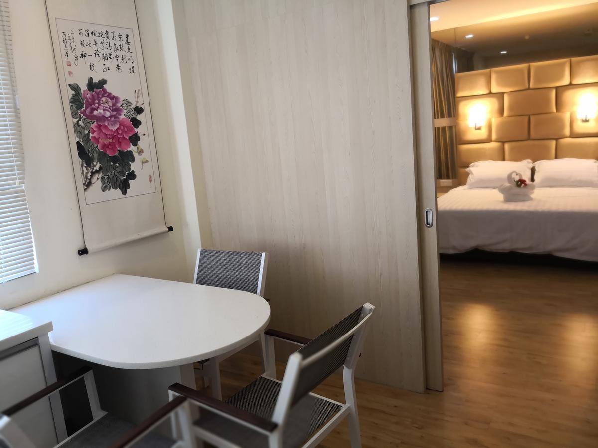 Hotel Zamburger Bukit Segar Cheras Kültér fotó